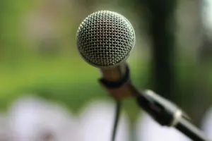 Selective focus photography of microphone - tn