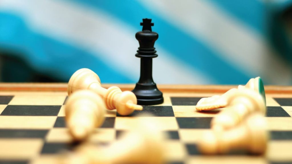 Aravo Blog - King chess piece - FI