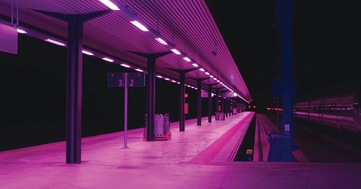 Train station at night - fi
